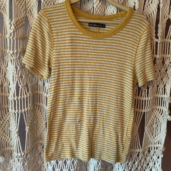 A&F Tee - Picture 2 of 2